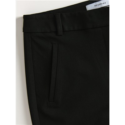 Hose mit Gürtel aus Jacquard