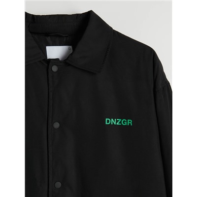 Jacke mit Druckknopfverschluss