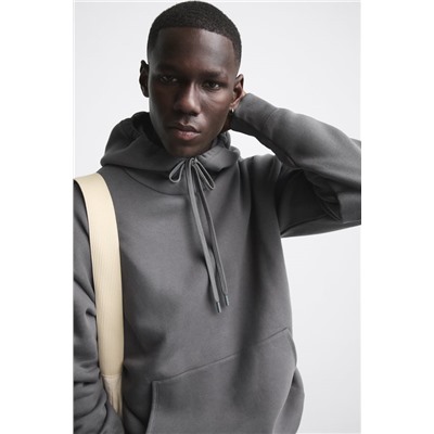 SUDADERA BÁSICA CAPUCHA