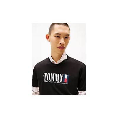 Tommy Jeans Retro Flag Logo T-Shirt