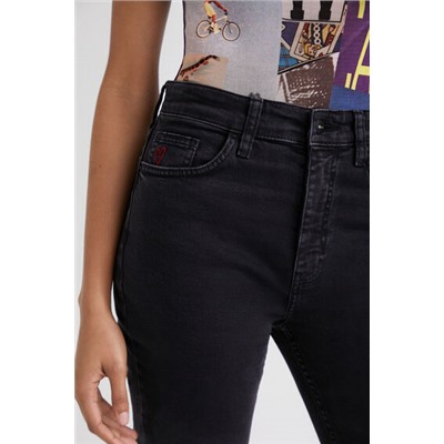 Pantalón vaquero tobillero campana