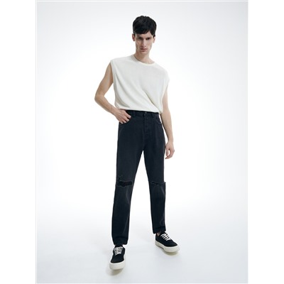 Jeans im Carrot-Fit in Used-Optik