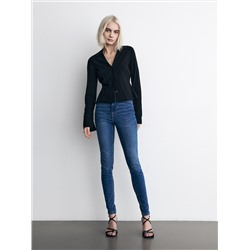Slim-Jeans mit hoher Leibhöhe
