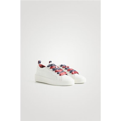 Sneakers cordones doble estampado