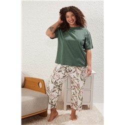 Trendyol Curve Yeşil Çiçekli Kapri Örme Pijama Takımı TBBSS25AI00002