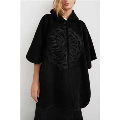 Poncho capucha bordado