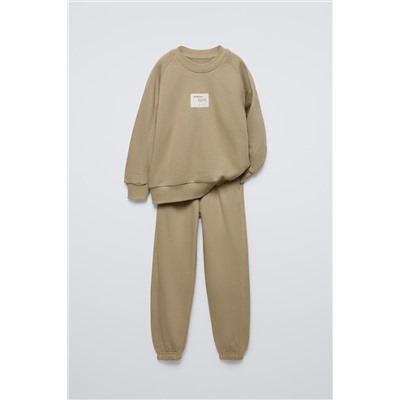 LABEL SWEATSHIRT AND JOGGERS SET