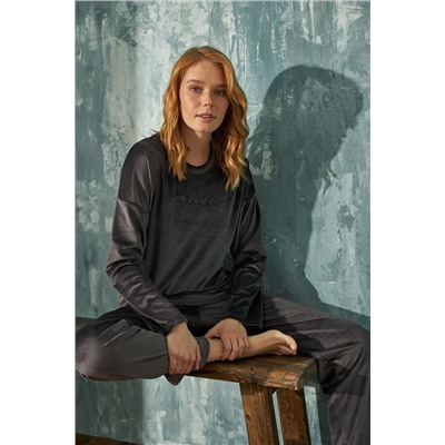 Meba Füme Amazing Uzun Kollu Exclusive Kışlık Kadife Kadın Pijama Takımı -3 ARCN-13111