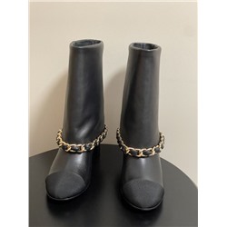 Кому хочется покороче, то есть такие стильные осенние полусапожки   Chane*l 🩷