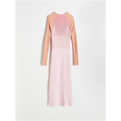 Strickkleid mit Gestreifter Struktur
