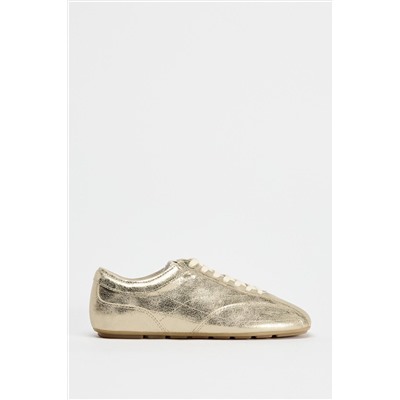 ZAPATILLAS DEPORTIVAS EFECTO METALIZADO