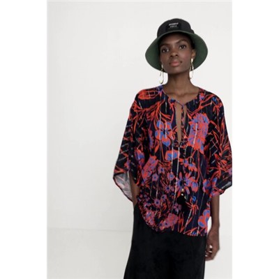 Blusa floral manga murciélago