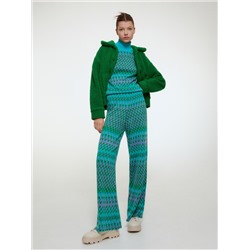 Hose mit originellem Druckmuster