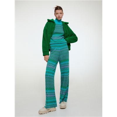 Hose mit originellem Druckmuster