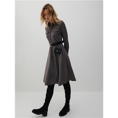 Kleid mit dekorativem Gürtel