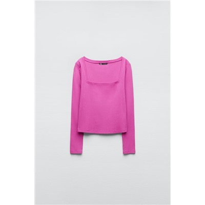 SQUARE NECKLINE T-SHIR