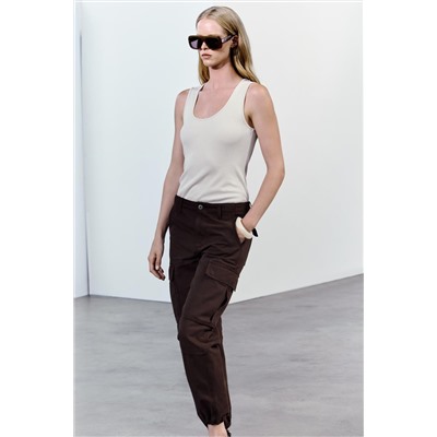 SLEEVELESS RIBBED TOP