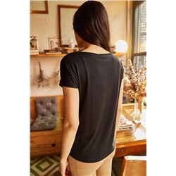 Olalook Kadın Siyah Yaka Dantelli Salaş Viskon T-Shirt BLZ-19000873