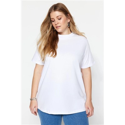 Beyaz Lacivert Yakası Ribanalı Boyfriend %100 Pamuk Örme T-shirt TBBSS23BF00019
