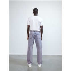 Baggy-Jeans mit Acid-Wascheffekt