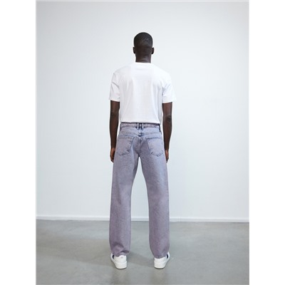 Baggy-Jeans mit Acid-Wascheffekt