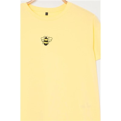 Sarı Bisiklet Yaka Nakışlı Crop Örme Büyük beden T-shirt TBBSS25BF00015