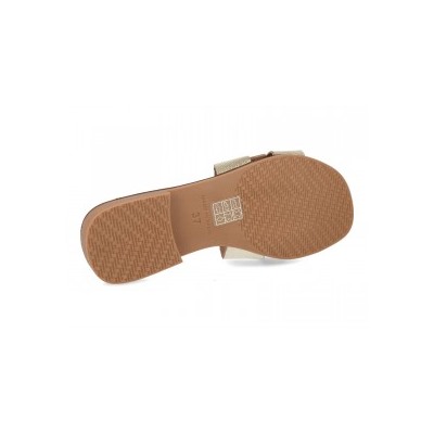 105 - BDA
                SANDALIAS PLANAS