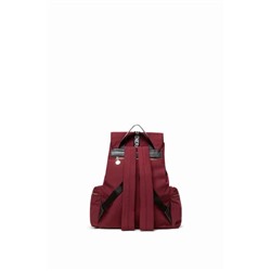 Mochila tachas y correas lettering
