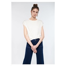 Mavi Düğme Detaylı Beyaz Tişört Regular Fit / Normal Kesim 1611455-70057