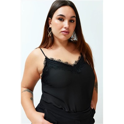 Siyah Askılı Dantelli Dokuma Büyük Beden Bluz TBBSS24AF00070