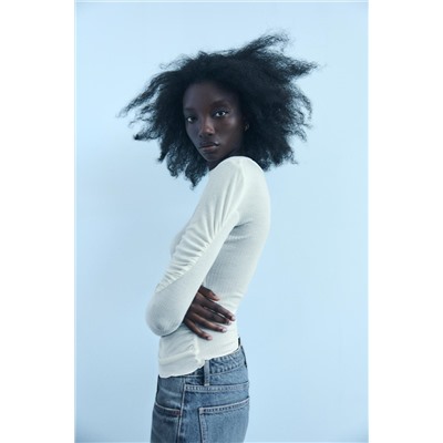 GATHERED HIGH NECK T-SHIRT