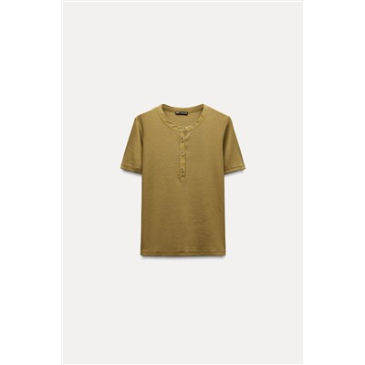 RIBBED T-SHIRT WITH BUTTONS