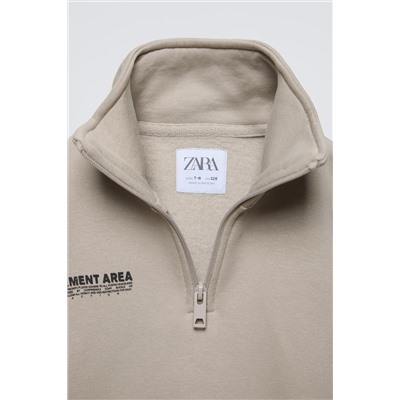 SWEATSHIRT WITH RAISED SLOGAN