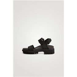 Sandalia trekking negra de neopreno