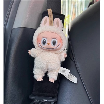 Labubu игрушка на ремень безопасности в машину.