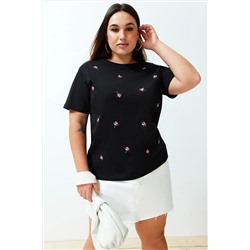 Siyah Boyfriend Çiçek Nakış Detaylı %100 Pamuk Örme Büyük Beden T-shirt TBBSS24BF00029