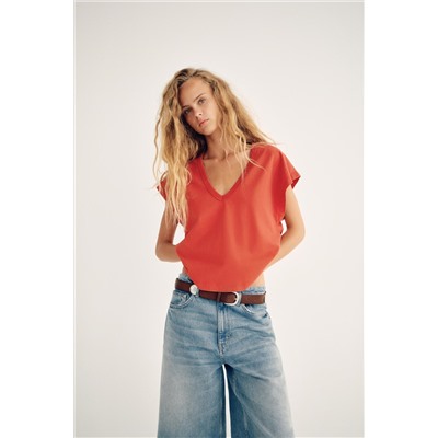 FADED-EFFECT T-SHIRT WITH A V-NECKLINE