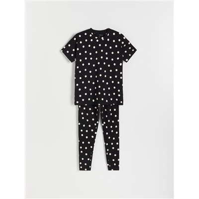 Gepunkteter Pyjama