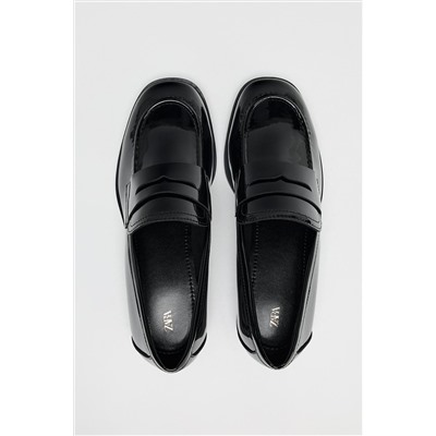PATENT EFFECT LOAFERS