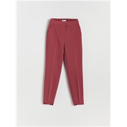 Hose mit Bügelfalte