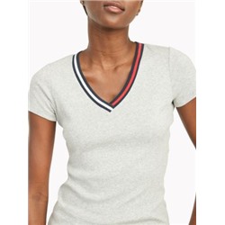 ESSENTIAL V-NECK T-SHIRT