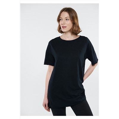 Mavi Yırtmaç Detaylı Siyah Basic Tişört Loose Fit / Bol Rahat Kesim 167237-900