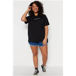 Siyah Boyfriend Fit Slogan Baskılı Bisiklet Yaka %100 Pamuk Örme Büyük Beden T-Shirt TBBSS23BF00022