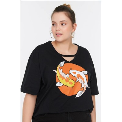 Siyah Boyfriend Fit Balık Baskılı %100 Pamuk Örme Büyük Beden T-Shirt TBBSS22TS2121