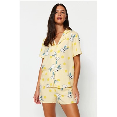 TRENDYOLMİLLA Sarı Tavşan Baskılı Gömlek-Şort Dokuma Pijama Takımı THMSS23PT00235