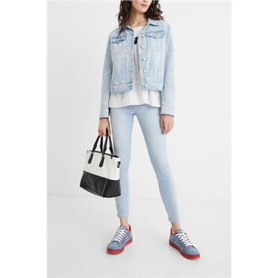 Chaqueta vaquera slim bordados
