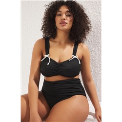 Siyah Fiyonk Detaylı Kalın Askılı Büyük Beden Bikini Üstü TBBSS25CT00009