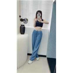 Лёгкие женские джинсы  Miu Mi*u  Модель с высокой талией.Прямой покрой