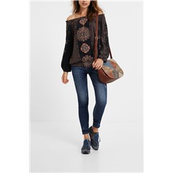 Blusa loose cuello barco