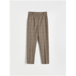 Hose mit Bügelfalten